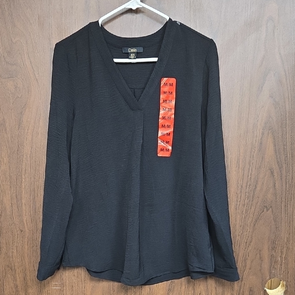 Dalia Size M Black V-Neck Longsleeve Blouse